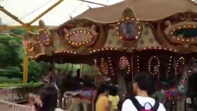Singapore Zoo Carousel смотреть онлайн