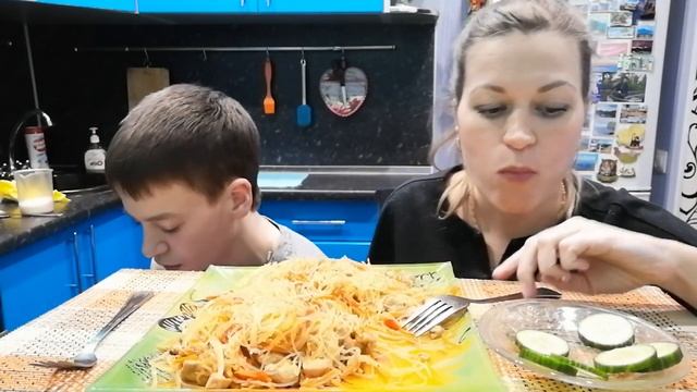 МУКБАНГ ФУНЧОЗА с КУРИЦЕЙ и ОВОЩАМИ/MUKANG CELLOPHANE With CHICKEN And VEGETABLES