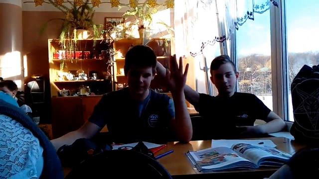 Передают привет маме