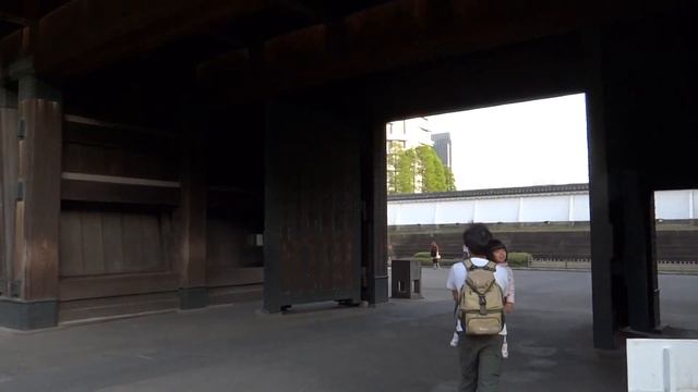 Восточный сад императорского дворца. Токио смотреть онлайн