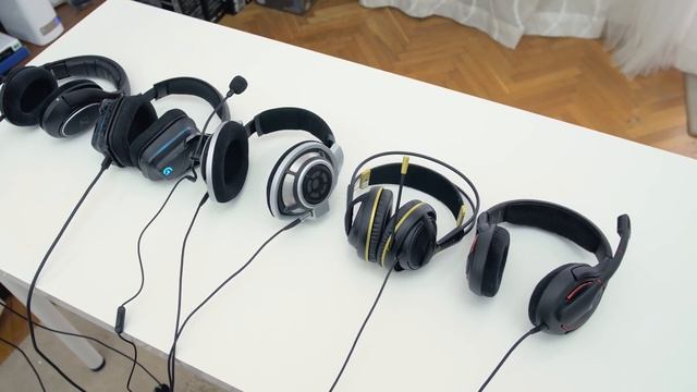 Real vs Gaming Headphones?! смотреть онлайн