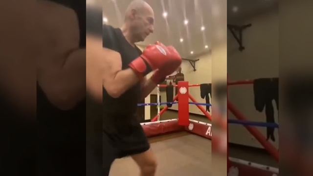 Игорь Крутой признался, что любит бокс и опубликовал доказательство смотреть онлайн