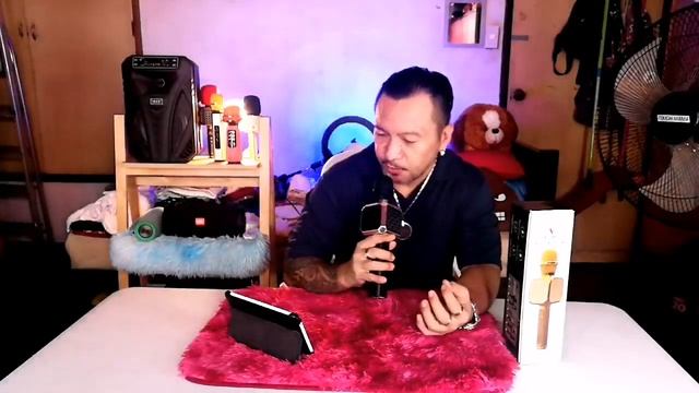 Magic karaoke the best mid range budget bluetooth microphone YS-05 Black and chrome.... смотреть онлайн