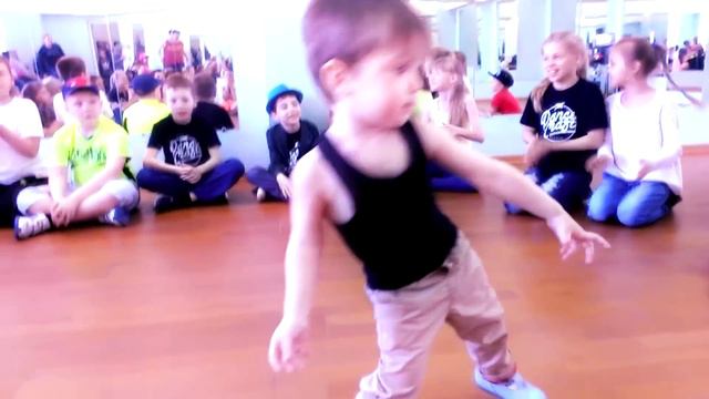 Звезда танцпола - Леон (1 год и 11 мес.). DANCE CRAFT Studio (12.05.2015) смотреть онлайн