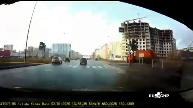 Бешеный мусоровоз в Санкт-Петербурге смотреть онлайн