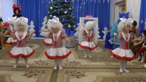 Танец  кукол на новогоднем утреннике 2016 в младшей  группе.Муз. рук. Максюта Г. В.