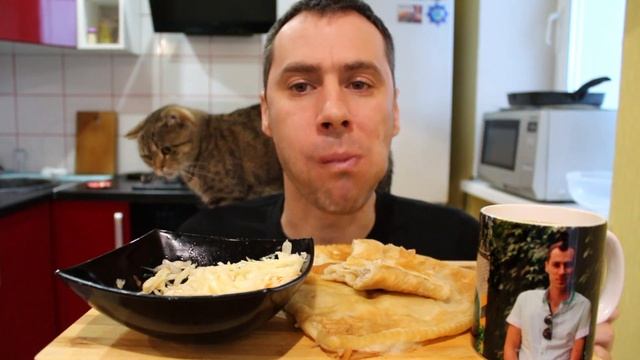 СЕМЕЙНЫЙ МУКБАНГ ЧЕБУРЕКИ ЧЕБУРЕЧИЩА / ХОРОШО ПОГУЛЯЛИ / MUKBANG / eating show / 먹방 смотреть онлайн