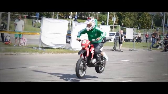 Moto stuntМото трюки