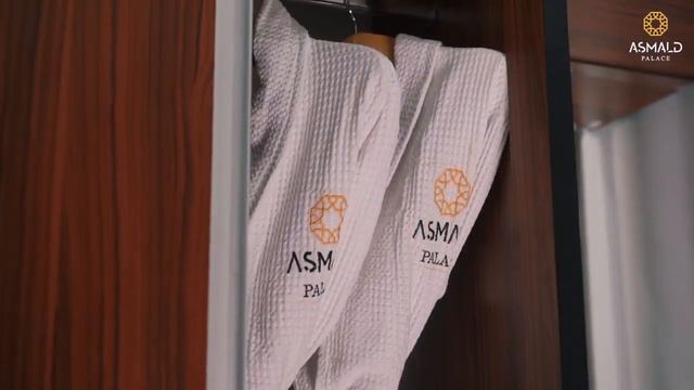 Deluxe room смотреть онлайн