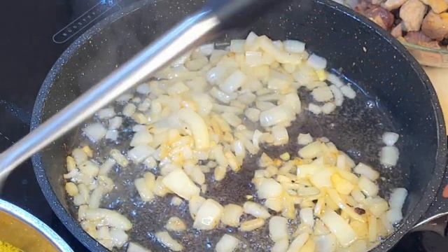 ТЫКВЕННЫЙ СУП-ПЮРЕ: СЛИВОЧНО-БАРХАТНЫЙ СОГРЕВАЮЩИЙ ВКУС. ОСЕННЕЕ МЕНЮ ДЛЯ ДОМА