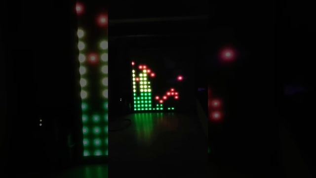 Графический анализатор звука на Arduino и WS2812 смотреть онлайн