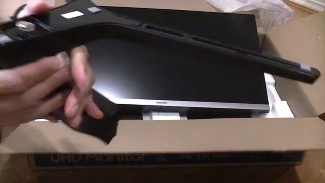 Samsung UHD Monitor 28" UR55 LU28R550UQEXXY Unboxing смотреть онлайн