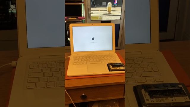 Macbook ssd replace and 2gb ram upgrade with latest OSx. смотреть онлайн
