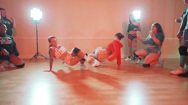 TWERK by City Girls & Cardi B | Debii & Tinze in Miami смотреть онлайн