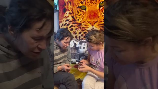 ИРИШКА ЧИКИ ПИКИ ДЕЛАЕТ МЕЙКАП ТАНЧИЛЕ смотреть онлайн