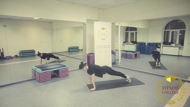 Сурья намаскар с Алиной Разиной смотреть онлайн