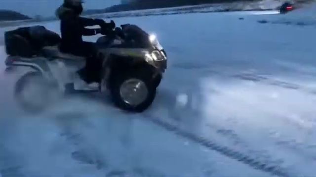 Дрифт квадроциклов на льду| квадрики на замерзшей реке drift смотреть онлайн