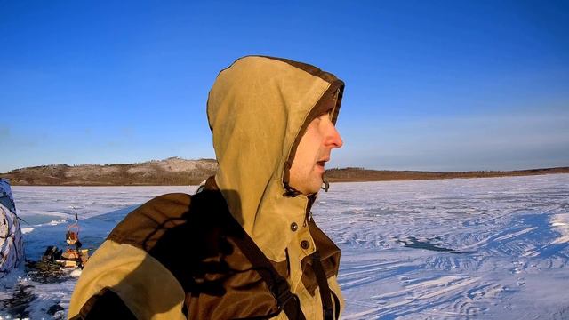 Один на льду. Рыбалка на озере Иргень. Щука на жерлицу. Зимняя рыбалка 2023-2024. смотреть онлайн