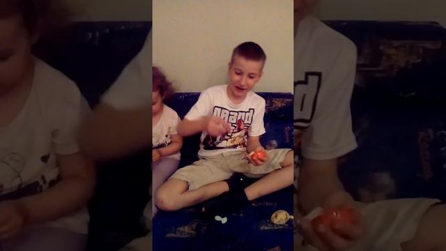 Смотреть как открывают киндеры смотреть онлайн