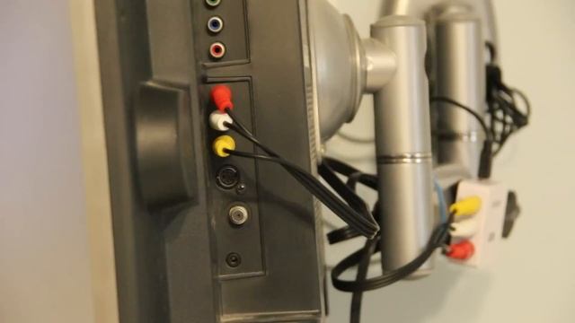 Chromecast to AV on an older TV with no HDMI смотреть онлайн
