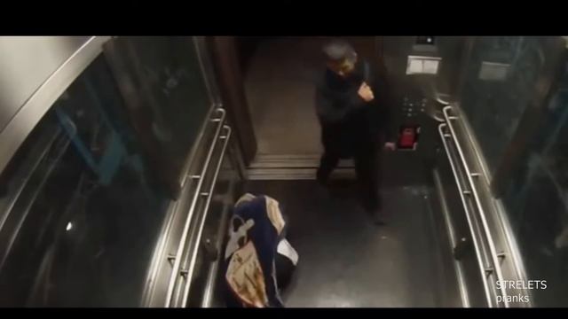 Пранк с бешеным зомби в лифте смотреть онлайн