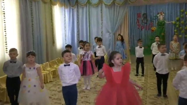 Утренник 8 марта смотреть онлайн