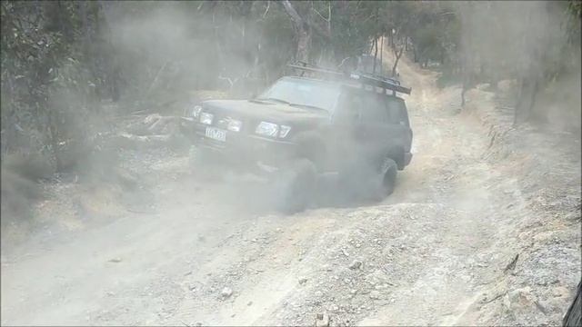 nissan vs Great Wall part 1 смотреть онлайн
