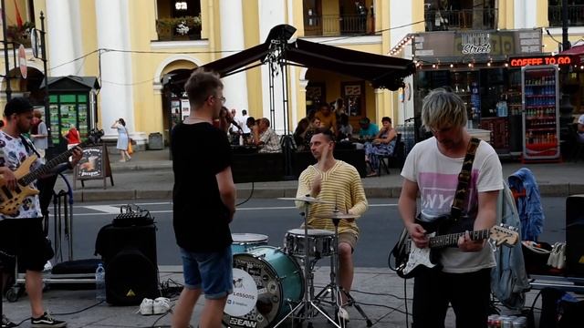 Ленинград – В Питере пить. Кавер от уличных музыкантов. Группа «Шумные соседи». Думская, СПб