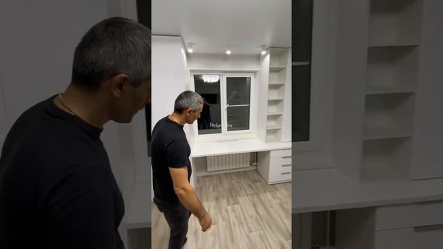 Детский гарнитур. Стол под окном смотреть онлайн