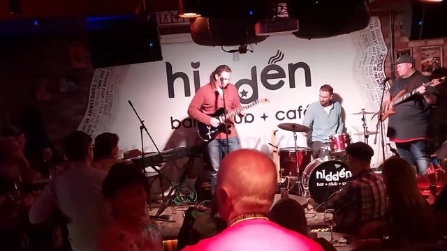 Texas Flood (SRV cover) with Smitty pickups. Денис Звонилин, Джем в Hidden Bar 27.09.2021 смотреть онлайн