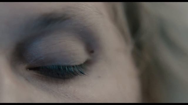 Этажом ниже / The Ones Below (2015) - HD Trailer смотреть онлайн