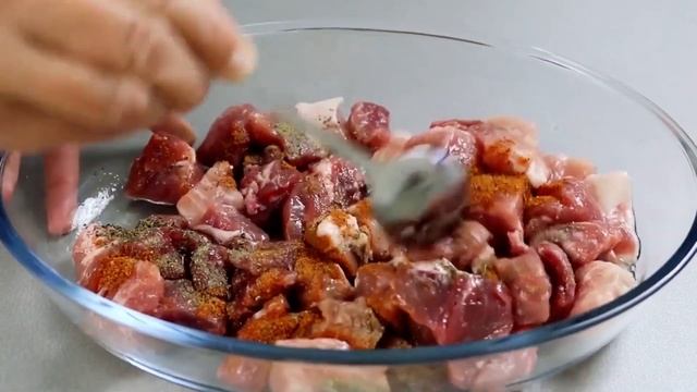 МЯСО В ТОМАТНОМ СОКЕ. Как приготовить свинину сочной и мягкой. Мeat in tomato juice. смотреть онлайн