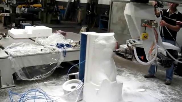 3D scan and cutting on a 5 axis CNC machine смотреть онлайн