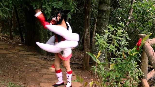 AHRI COSPLAY - LEAGUE OF LEGENDS - COSPLAY SHOWCASE смотреть онлайн