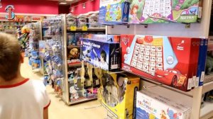 Тима НЕ МОЖЕТ выбрать ПОДАРОК!!! Серебряная Кнопка YouTube для Super Tima ПРАЗДНУЕМ!