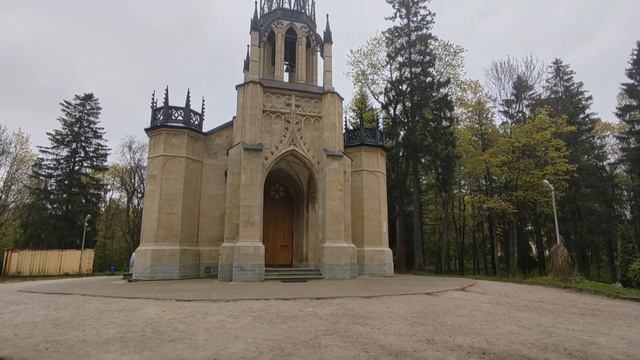 Церковь святых Апостолов Петра и Павла в Шуваловском парке на северной окраине Петербурга. смотреть онлайн