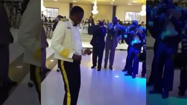 President Edgar Lungu dancing during the ZAF Annual Ball смотреть онлайн
