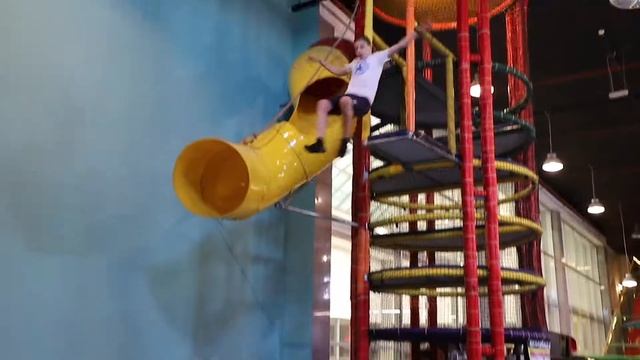 Enjoy Arcade Games at the Whole new Jungle Bungle in Amman смотреть онлайн
