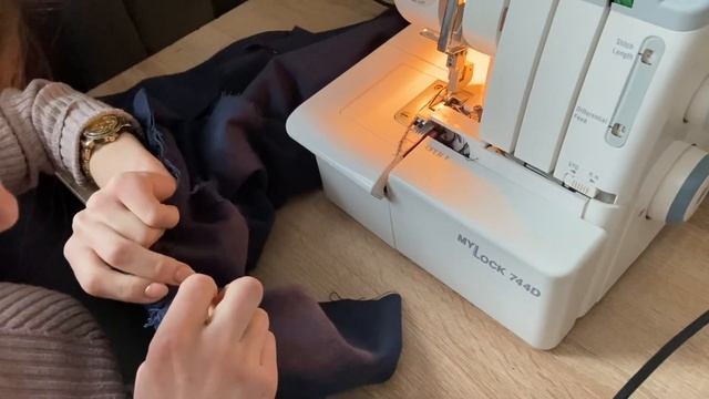 Занятие 10. Обработка срезов на оверлоке. Пошив традиционной женской рубахи. смотреть онлайн