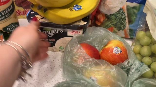 ОБЗОР ПРОДУКТОВ В Америке ? ЗАКУПКА ПРОДУКТОВ НА 175 $ Долларов . Молока Мало во Флориде .