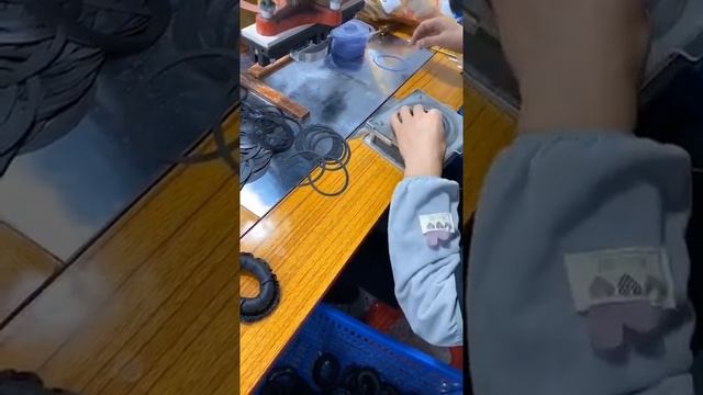 Амбушюры для наушников JBL смотреть онлайн