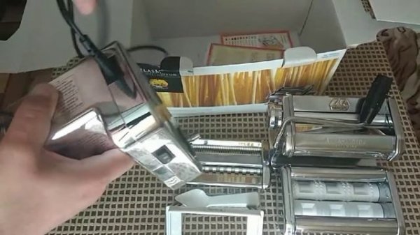 Marcato Atlas Motor 180 mm. Marcato Atlas Motor 180 mm. Машинка тестораскатка-лапшерезка.