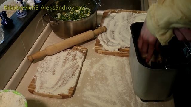 Жарим Пирожки с луком и яйцом смотреть онлайн