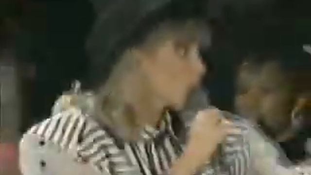Shake Your Love Live Debbie Gibson! смотреть онлайн