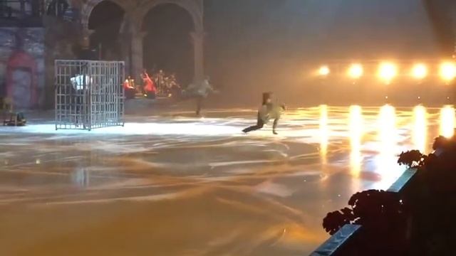 Илья Авербух шоу Кармен (акробат на льду) смотреть онлайн