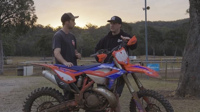 Tested: Beta RX300 Two-Stroke Motocross Bike смотреть онлайн