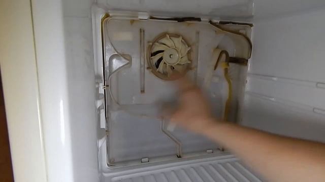Холодильник LG No Frost не морозит Ремонт своими руками. Замена датчика оттайки..mp4 смотреть онлайн