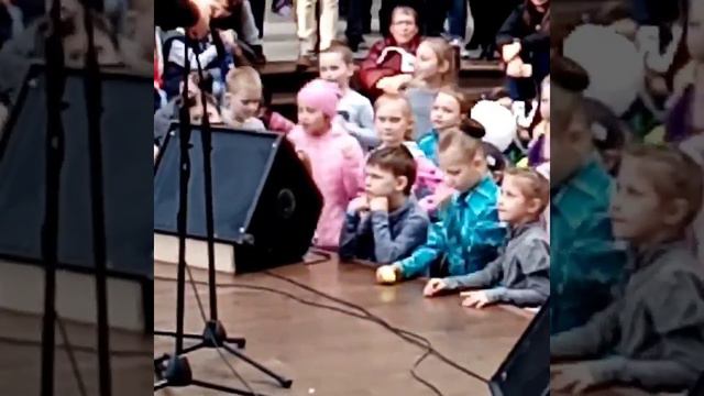 Грустный парень