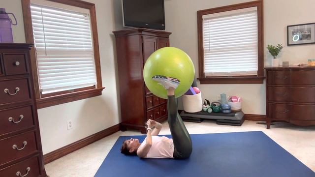 My favorite stability ball exercises tutorial! #totalbodyworkout #coreworkout смотреть онлайн