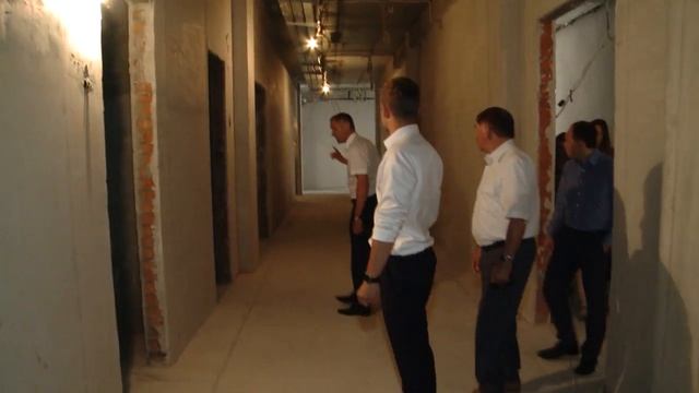 ГЛАВА РЕУТОВА ПРОВЕРИЛ ХОД СТРОИТЕЛЬСТВА НОВОГО ЗДАНИЯ ГИМНАЗИИ 29.06.2016 смотреть онлайн